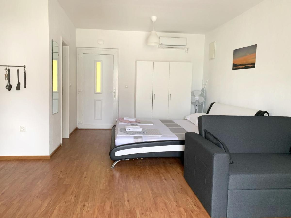 Apartments Cvijet Mora เซรเซร์ ภายนอก รูปภาพ